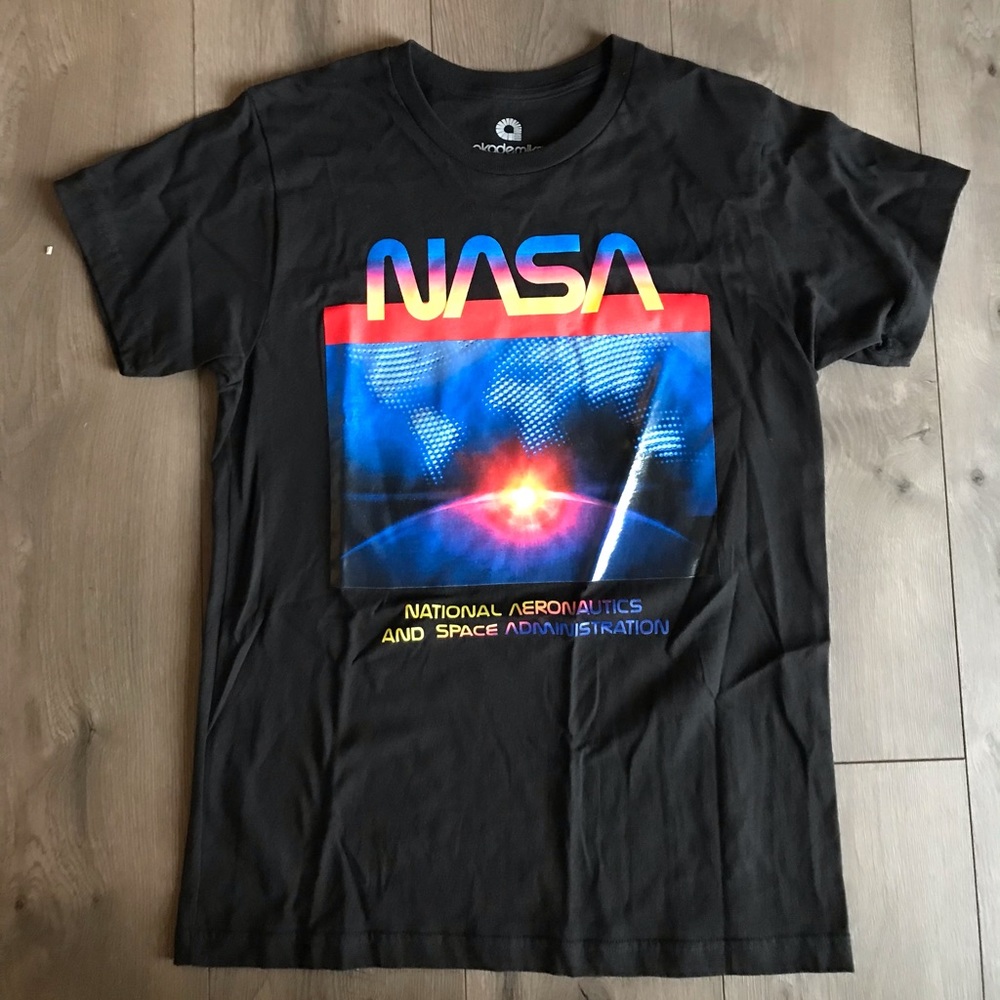 Graphic tee